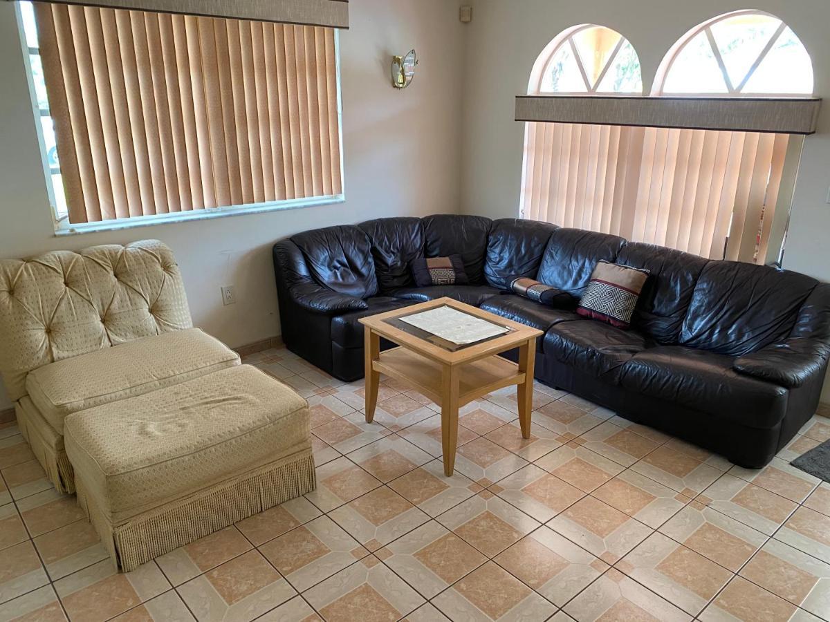Private Cubicle - Single Bed - Mixed Shared Dorm - Miami Airport Hostel Miami Springs Екстериор снимка